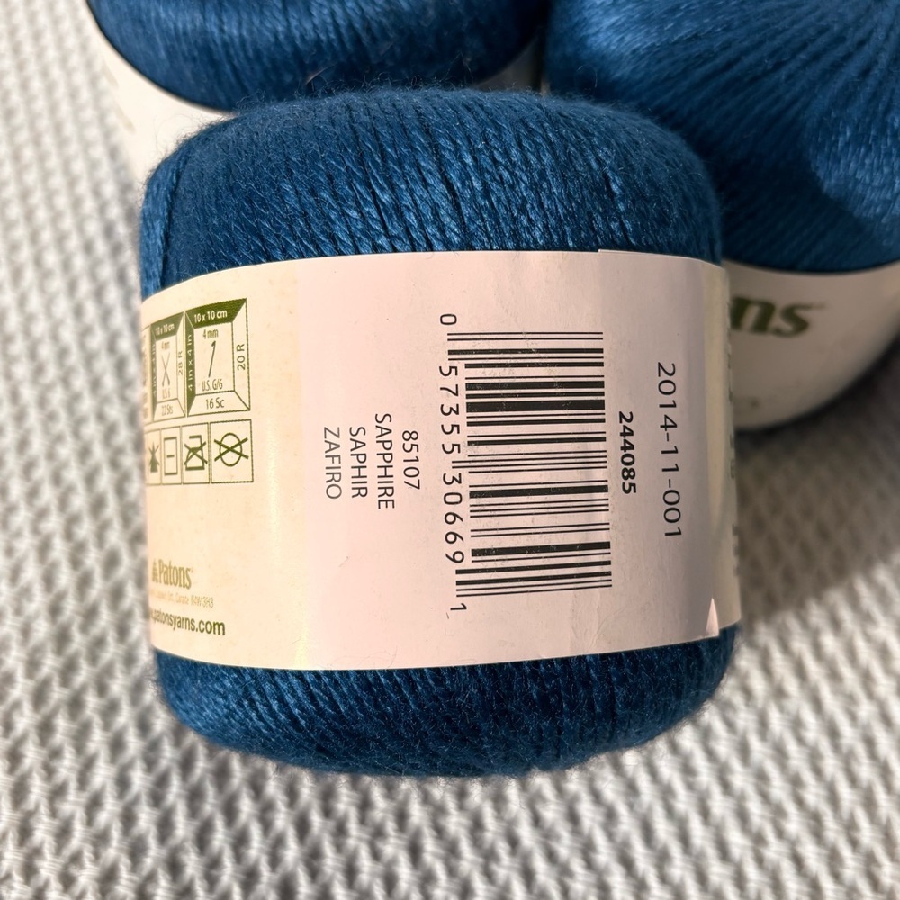 Patons Silk Bamboo Yarn - Sapphire Lot of 4 NEW WITH TAG - Picture 4 of 5